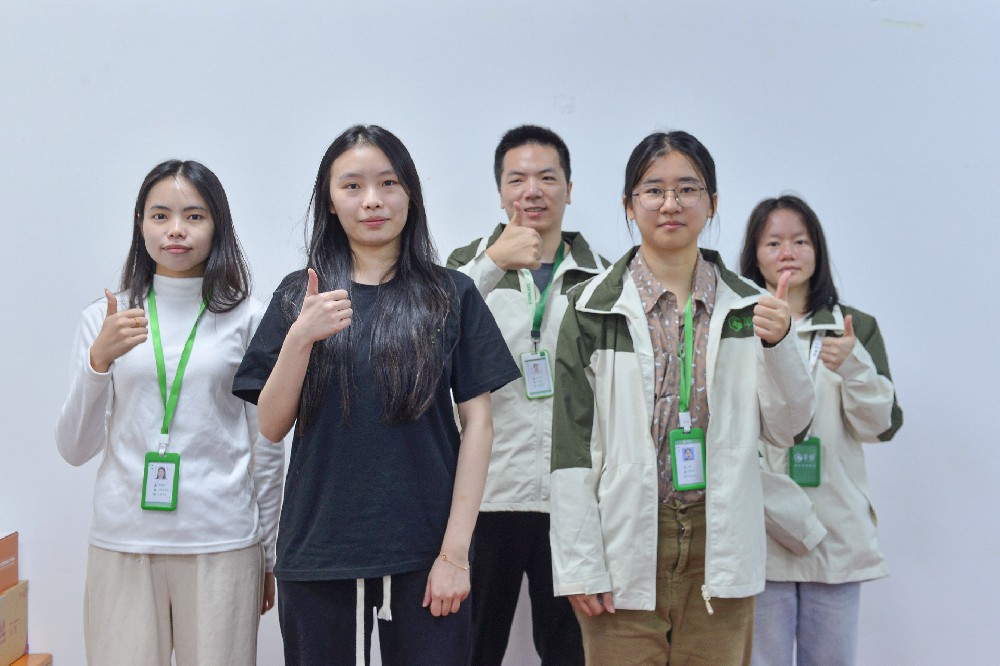 融入团队，新员工汇报展现个人魅力
